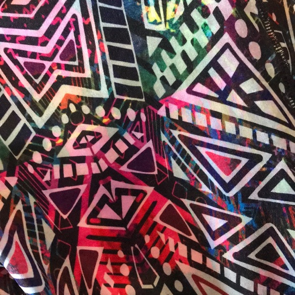 LuLaRoe Workout Capris - Picture 2 of 3